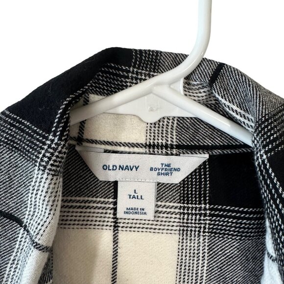 OLD NAVY Women SZ L TALL THE BOYFRIEND SHIRT Black-W Plaid Flannel Button Down - Picture 2 of 12